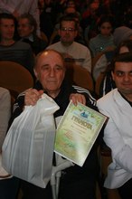 con008